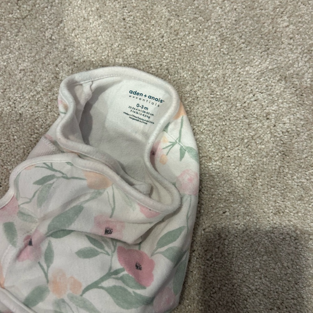 Aden + Anais swaddle 0-3M floral - Picture 2 of 2